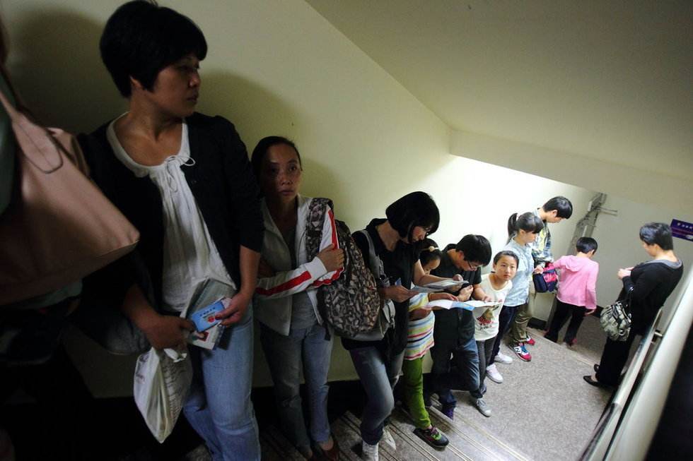 有人說(shuō)病床只能病人睡覺(jué)，晚上陪護(hù)的人睡在哪里？