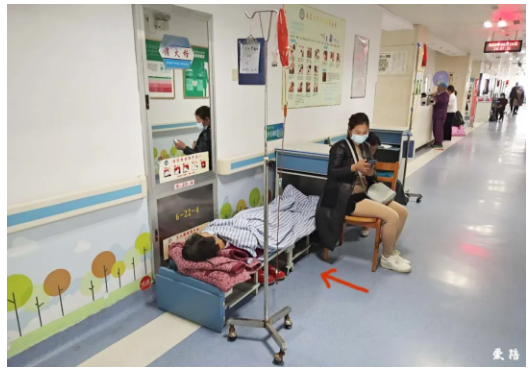 愛陪共享陪護(hù)床：看完讓人默然醒悟的真實(shí)圖片（珍惜健康）