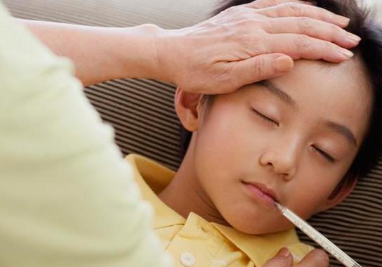 中暑初期癥狀跟新冠肺炎相似，它們各是怎樣的癥狀？